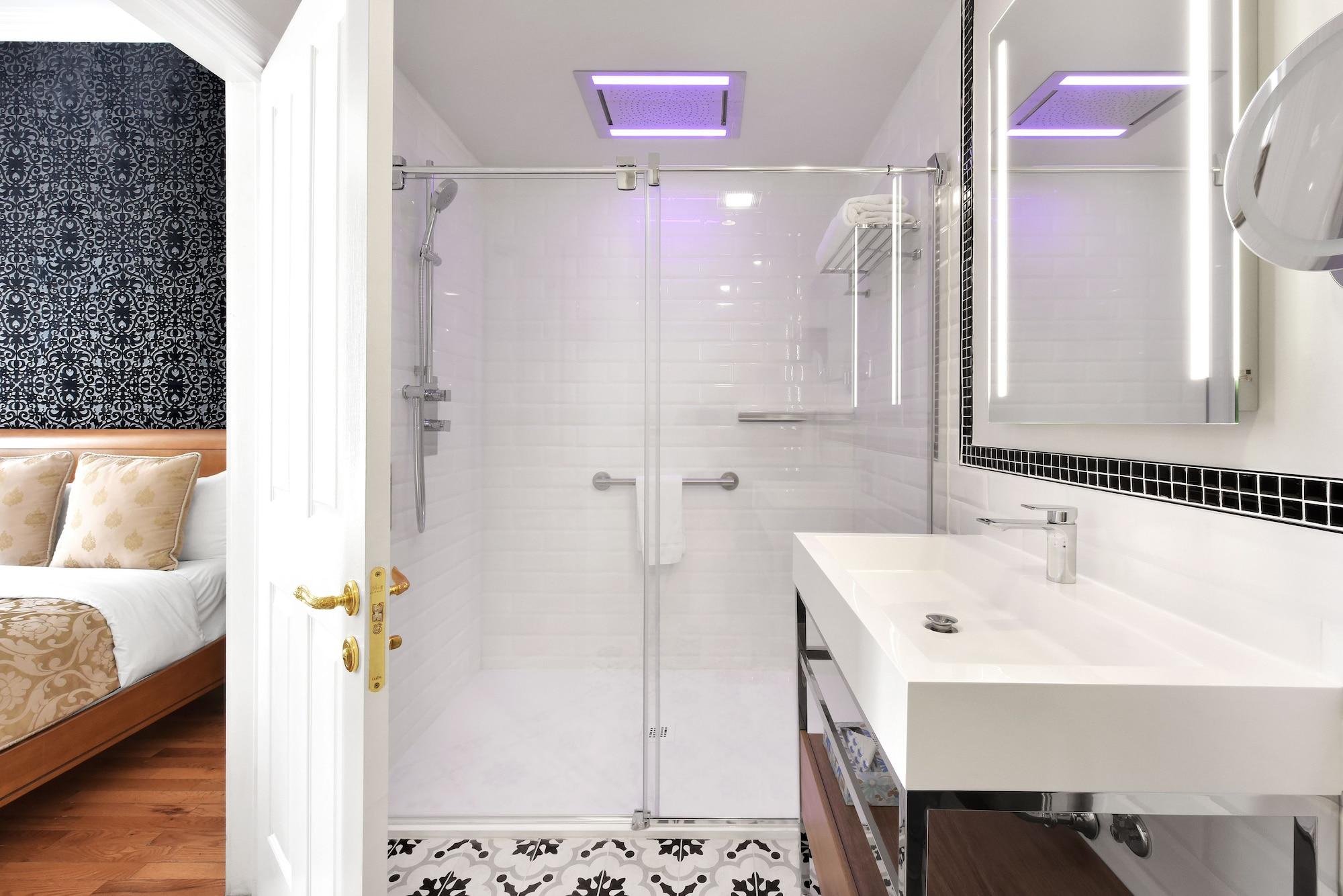 Hotel Bonaparte Montréal Dış mekan fotoğraf