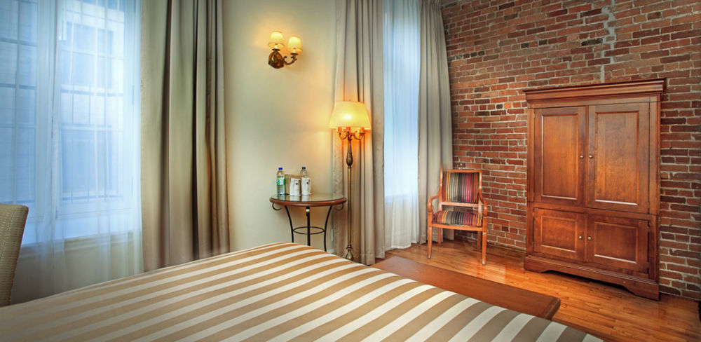 Hotel Bonaparte Montréal Dış mekan fotoğraf
