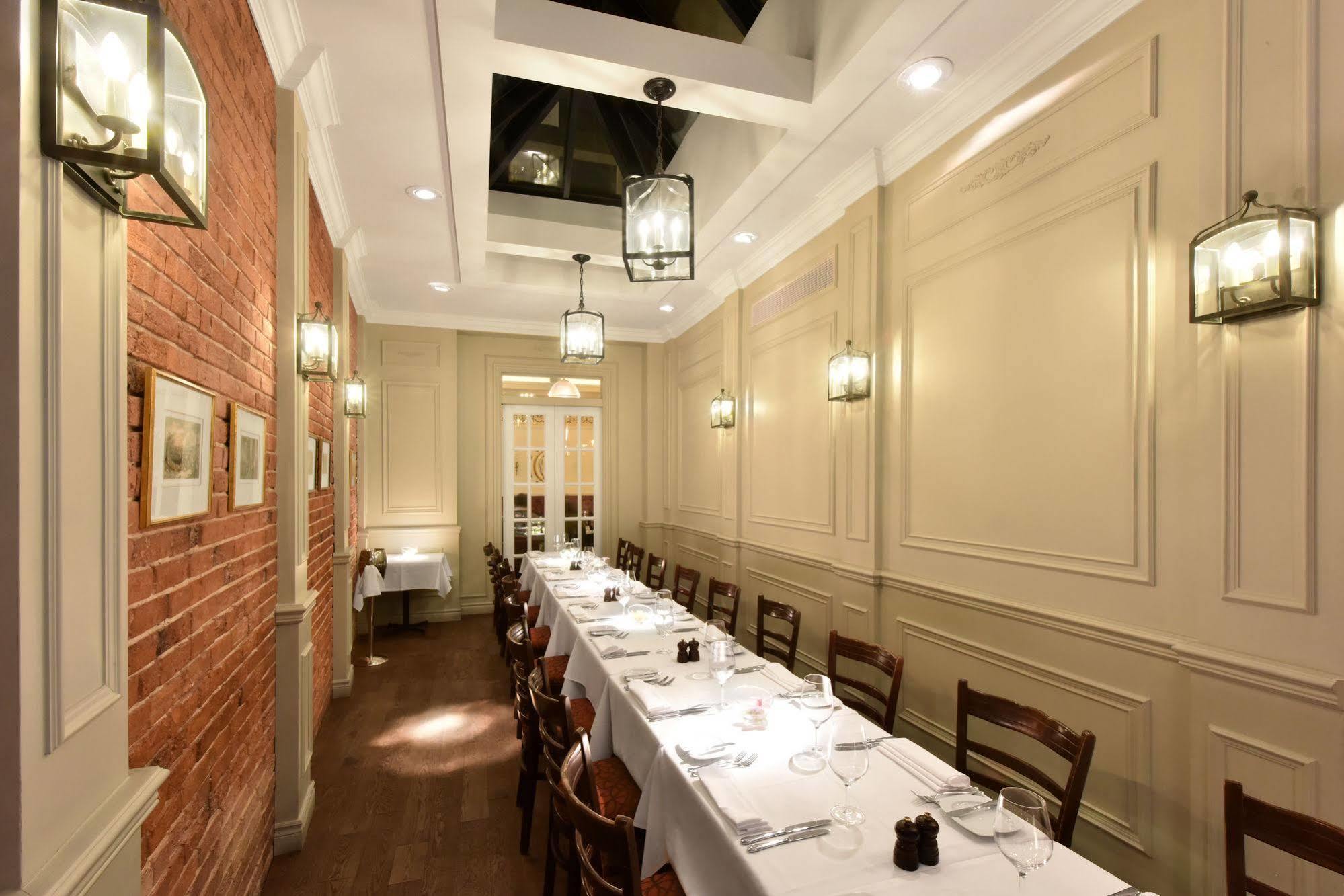 Hotel Bonaparte Montréal Dış mekan fotoğraf