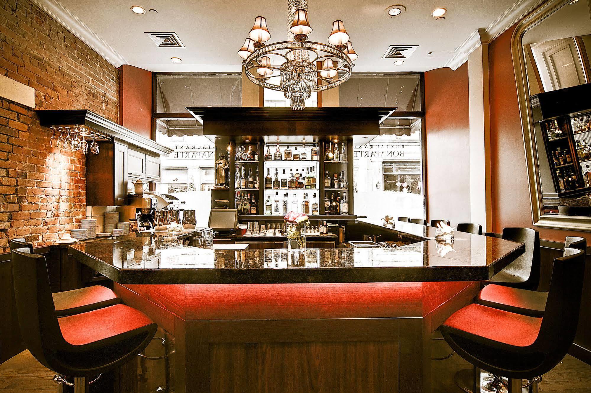 Hotel Bonaparte Montréal Dış mekan fotoğraf
