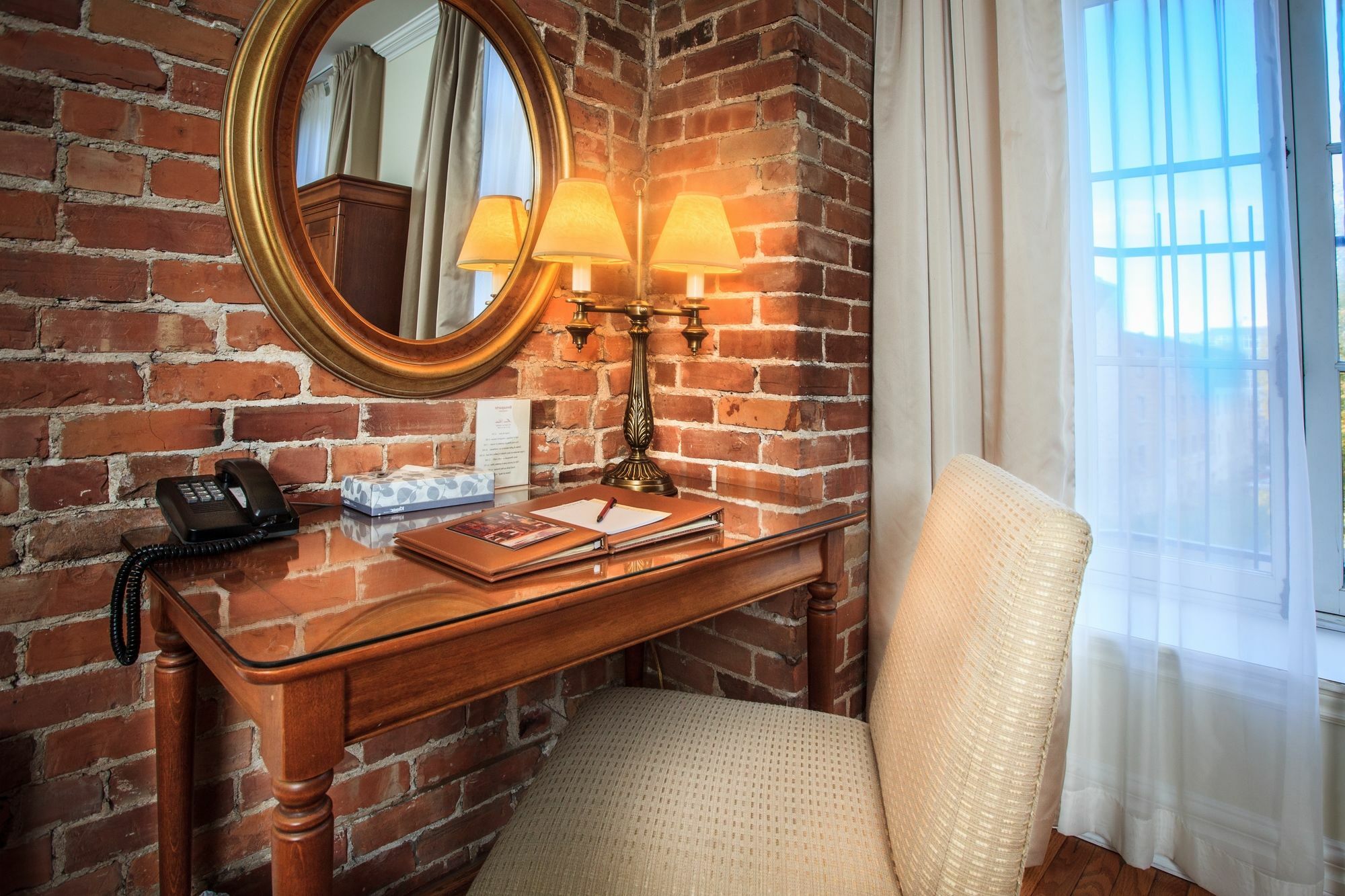 Hotel Bonaparte Montréal Dış mekan fotoğraf